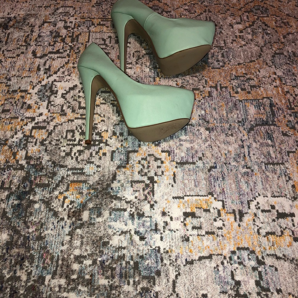Platform pumps - Picture 2 of 2